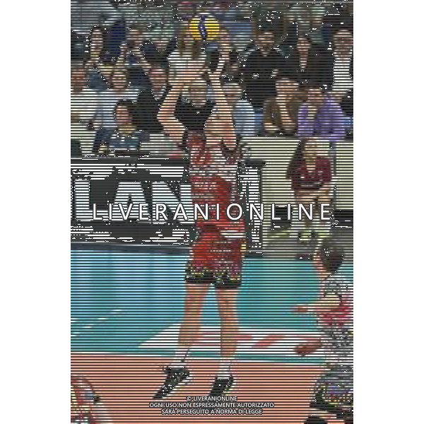 TVRG Milano vs Perugia nella foto Simone Giannelli (Volley Perugia) Milano 03-04-2024 Allianz Cloud Palalido Allianz Powervolley Milano vs Sir Susa Vim Volley Perugia SuperLega Credem Banca - gara 2 semifinali playoff scudetto foto Roberto Garavaglia/Agenzia Aldo Liverani sas/ AGENZIA ALDO LIVERANI SAS