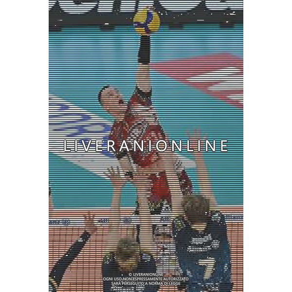 TVRG Milano vs Perugia nella foto Oleh Jurijovyc Plotnytskyj (Volley Perugia) Milano 03-04-2024 Allianz Cloud Palalido Allianz Powervolley Milano vs Sir Susa Vim Volley Perugia SuperLega Credem Banca - gara 2 semifinali playoff scudetto foto Roberto Garavaglia/Agenzia Aldo Liverani sas/ AGENZIA ALDO LIVERANI SAS