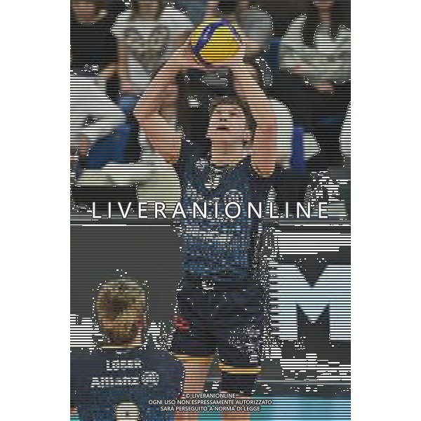 TVRG Milano vs Perugia nella foto Paolo Porro (Powervolley Milano) Milano 03-04-2024 Allianz Cloud Palalido Allianz Powervolley Milano vs Sir Susa Vim Volley Perugia SuperLega Credem Banca - gara 2 semifinali playoff scudetto foto Roberto Garavaglia/Agenzia Aldo Liverani sas/ AGENZIA ALDO LIVERANI SAS