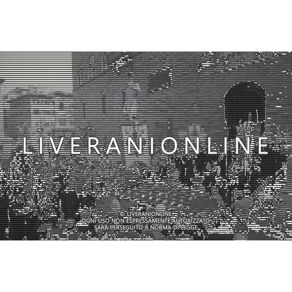 NEG-1984 FIRENZE FUNERALI E CAMERA ARDENTE DEL SINDACO DI FIRENZE ALESSANDRO BONSANTI NELLA FOTO I FUNERALI DI ALESSSANDRO BONSANTI A FIRENZE ANNO 1984 AG ALDO LIVERANI SAS