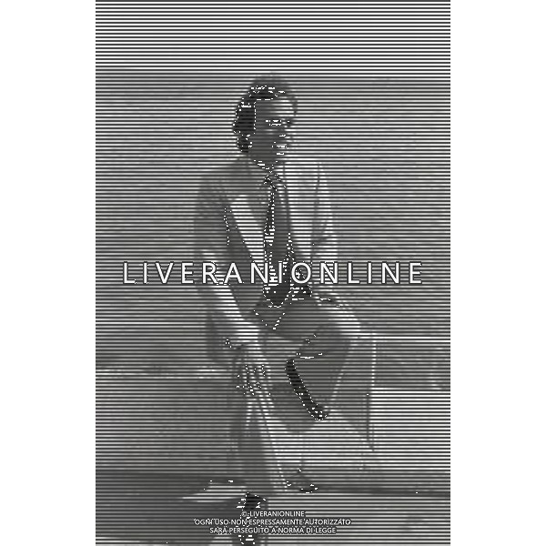 NEG-RETROSPETTIVA JULIO IGLESIAS CANTANTE NELLA FOTO JULIO IGLESIAS A CANNES NELL\'ANNO 1979 AG ALDO LIVERANI SAS 