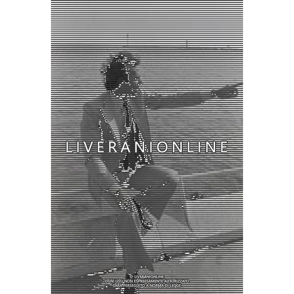 NEG-RETROSPETTIVA JULIO IGLESIAS CANTANTE NELLA FOTO JULIO IGLESIAS A CANNES NELL\'ANNO 1979 AG ALDO LIVERANI SAS 