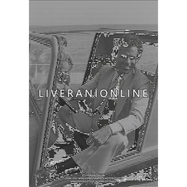 NEG-RETROSPETTIVA JULIO IGLESIAS CANTANTE NELLA FOTO JULIO IGLESIAS A CANNES NELL\'ANNO 1979 AG ALDO LIVERANI SAS 