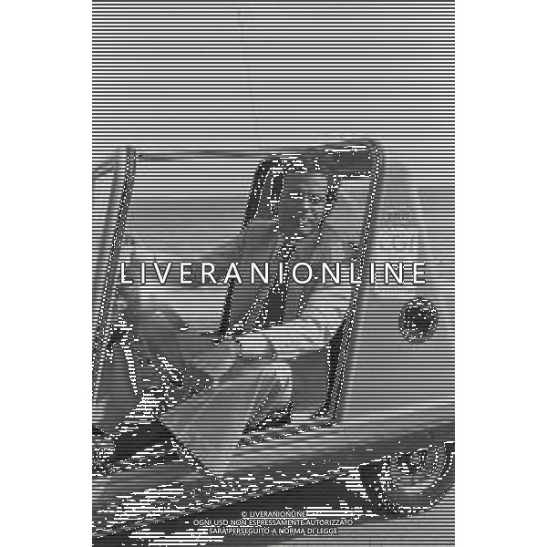 NEG-RETROSPETTIVA JULIO IGLESIAS CANTANTE NELLA FOTO JULIO IGLESIAS A CANNES NELL\'ANNO 1979 AG ALDO LIVERANI SAS 