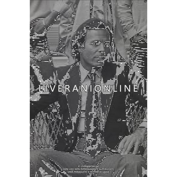 NEG-RETROSPETTIVA JULIO IGLESIAS CANTANTE NELLA FOTO JULIO IGLESIAS A VENEZIA NELL\'ANNO 1979 PER LA GONDOLA D\'ORO AG ALDO LIVERANI SAS 
