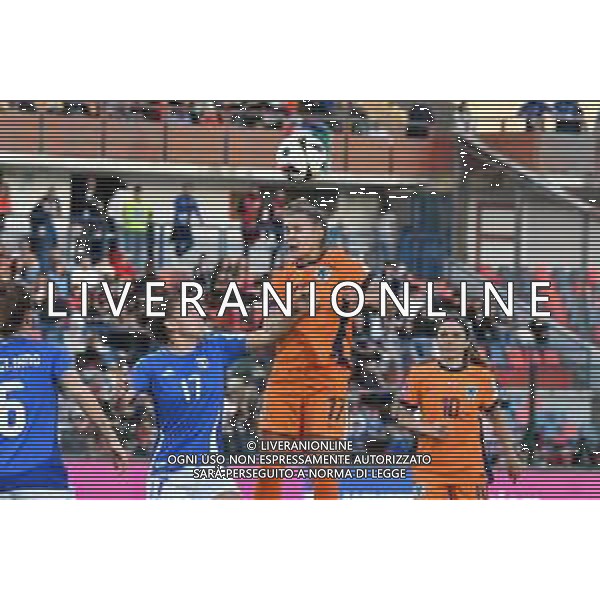 Foto Andrea Rosito 5 Aprile 2024 Cosenza, Italia calcio Italia vs Paesi - Women\'s European Qualifiers 2025 - Stadio San Vito-Gigi Marulla. Nella foto: Victoria Pelova e Lisa Boattin foto andrea rosito-ag aldo liverani sas