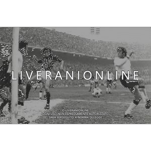 ST-RETROSPETTIVA CARLO TRESOLDI CALCIATORE NELLA FOTO CARLO TRESOLDI CON LA MAGLIA DEL MILAN AG ALDO LIVERANI SAS
