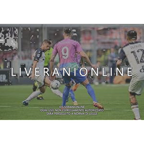 Milan vs Lecce nella foto Christian Mate Pulisic (Milan), coperto, segna il gol dell\'1 a 0 Milano 06-04-2024 Stadio Giuseppe Meazza - San Siro Campionato Serie A TIM - 31a giornata foto Roberto Garavaglia/Agenzia Aldo Liverani sas/ AGENZIA ALDO LIVERANI SAS