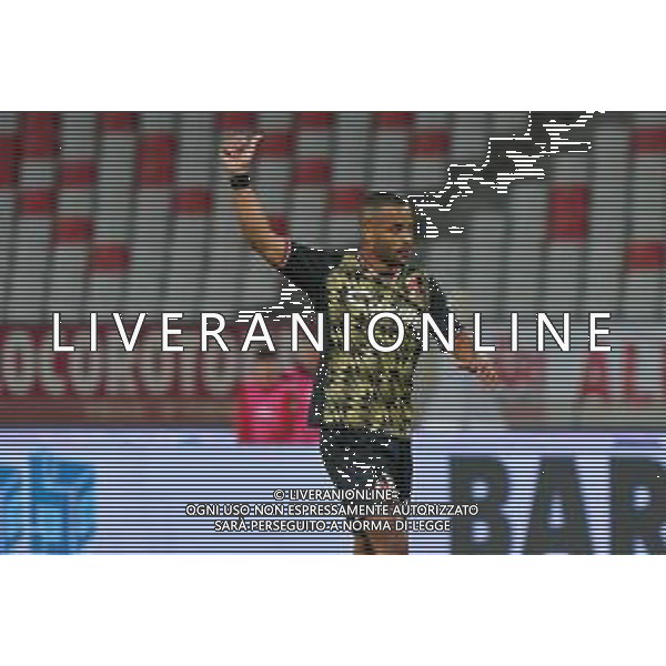 TVEM Davide Diaw of SSC Bari during the Italian Serie B match between SSC Bari vs US Cremonese on April 5, 2024 at the San Nicola stadium in Bari, Italy. Photo by Emmanuele Mastrodonato/agenzia Aldo Liverani sas /AGENZIA ALDO LIVERANI SAS