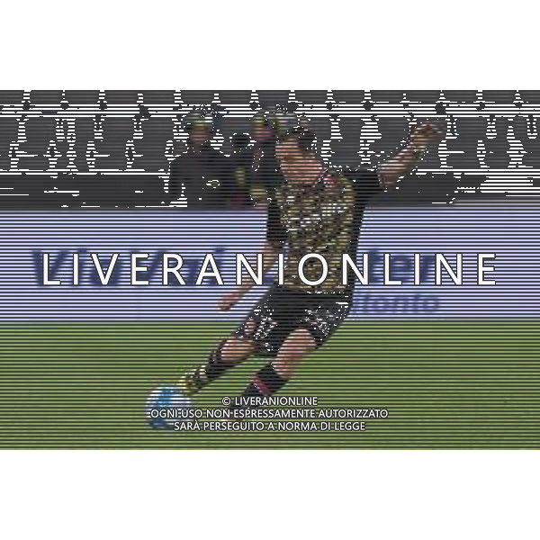 TVEM Raffaele Maiello of SSC Bari during the Italian Serie B match between SSC Bari vs US Cremonese on April 5, 2024 at the San Nicola stadium in Bari, Italy. Photo by Emmanuele Mastrodonato/agenzia Aldo Liverani sas /AGENZIA ALDO LIVERANI SAS