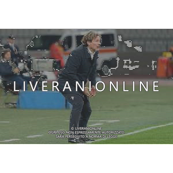 TVEM coach Giovanni Stroppa of US Cremonese and Davide Diaw of SSC Bari during the Italian Serie B match between SSC Bari vs US Cremonese on April 5, 2024 at the San Nicola stadium in Bari, Italy. Photo by Emmanuele Mastrodonato/agenzia Aldo Liverani sas /AGENZIA ALDO LIVERANI SAS