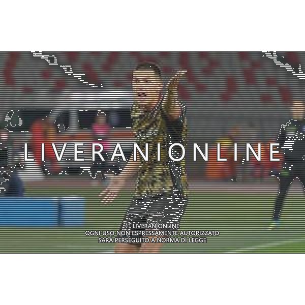 TVEM Karlo Lulic of SSC Bari during the Italian Serie B match between SSC Bari vs US Cremonese on April 5, 2024 at the San Nicola stadium in Bari, Italy. Photo by Emmanuele Mastrodonato/agenzia Aldo Liverani sas /AGENZIA ALDO LIVERANI SAS