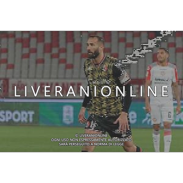 TVEM Valerio Di Cesare of SSC Bari during the Italian Serie B match between SSC Bari vs US Cremonese on April 5, 2024 at the San Nicola stadium in Bari, Italy. Photo by Emmanuele Mastrodonato/agenzia Aldo Liverani sas /AGENZIA ALDO LIVERANI SAS