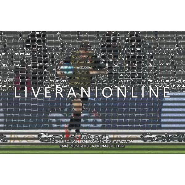 TVEM Mattia Aramu of SSC Bari during the Italian Serie B match between SSC Bari vs US Cremonese on April 5, 2024 at the San Nicola stadium in Bari, Italy. Photo by Emmanuele Mastrodonato/agenzia Aldo Liverani sas /AGENZIA ALDO LIVERANI SAS