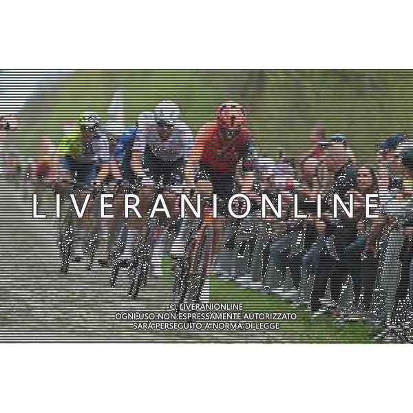 07-04-2024 Paris - Roubaix; 2024, Ineos Grenadiers; Pidcock, Thomas; Arenberg; ©SIROTTI / AGENZIA ALDO LIVERANI SAS