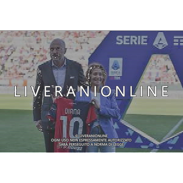 7-4-2024. Cagliari calcio-Atalanta Bergamasca calcio. 31° giornata campionato calcio italiano Serie A 2023/2024, stadio Unipol Domus Cagliari. Foto Salvatore Moi/Agenzia Aldo Liverani s.as. Nella foto: Diana Puddu di Quartu S. Elena vincitrice del programma di Rai 1 The voice senior e Tommaso Giulini presidente Cagliari calcio. ©MOI SALVATORE / AGENZIA ALDO LIVERANI SAS