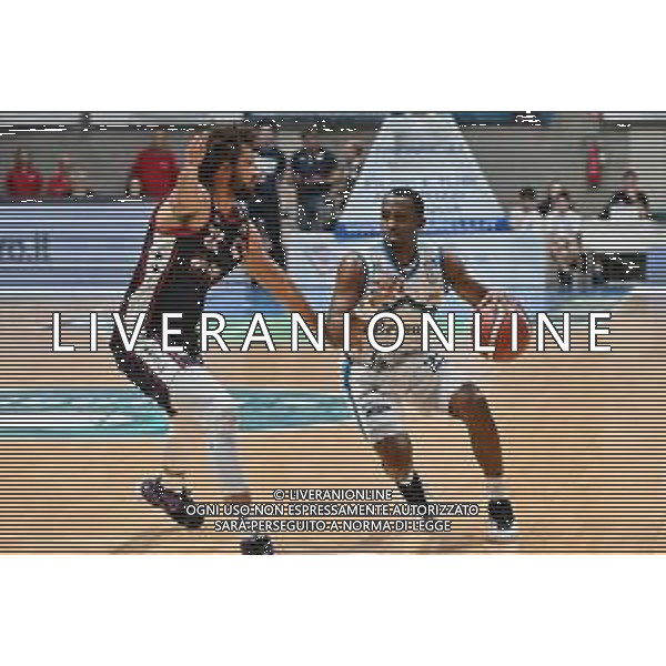 TVRG Cantu\' vs Piacenza nella foto Anthony Hickey (Cantu\') e sulla SX Brady Skeens (Piacenza) Acqua San Bernardo Cantu\' vs Assigecio Piacenza Desio (MB) 07-04-2024 PalaFitLine Campionato Serie A2 girone verde - 8a giornata fase a orologio foto Roberto Garavaglia/Agenzia Aldo Liverani sas/ AGENZIA ALDO LIVERANI SAS