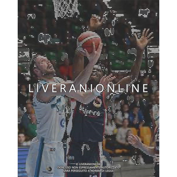 TVRG Cantu\' vs Piacenza nella foto Filippo Baldi Rossi (Cantu\') e Ursulo D\'Almeida (Piacenza) Acqua San Bernardo Cantu\' vs Assigecio Piacenza Desio (MB) 07-04-2024 PalaFitLine Campionato Serie A2 girone verde - 8a giornata fase a orologio foto Roberto Garavaglia/Agenzia Aldo Liverani sas/ AGENZIA ALDO LIVERANI SAS