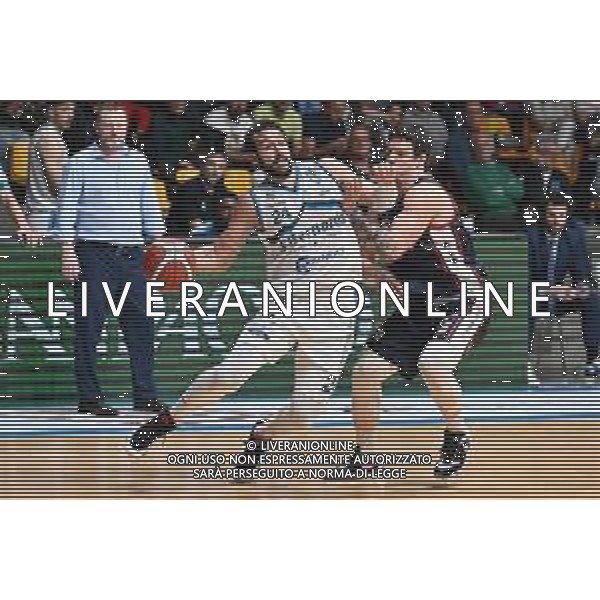 TVRG Cantu\' vs Piacenza nella foto Riccardo Moraschini (Cantu\') e Giovanni Veronesi (Piacenza) Acqua San Bernardo Cantu\' vs Assigecio Piacenza Desio (MB) 07-04-2024 PalaFitLine Campionato Serie A2 girone verde - 8a giornata fase a orologio foto Roberto Garavaglia/Agenzia Aldo Liverani sas/ AGENZIA ALDO LIVERANI SAS