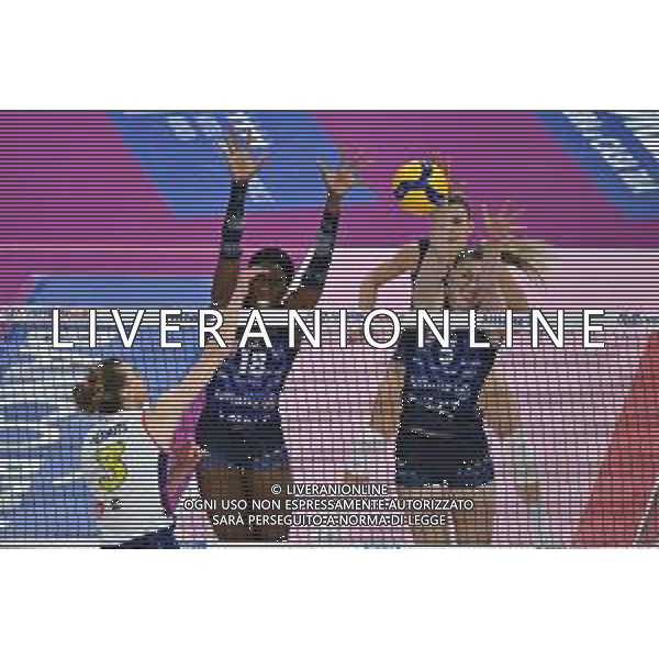 TVRG Milano vs Scandicci nella foto Britt Herbots (Pallavolo Scandicci) contro il muro di Paola Egonu (Vero Volley Milano) e Laura Heyrman (Vero Volley Milano) Milano 10-04-2024 Allianz Cloud - PalaLido Allianz Vero Volley Milano vs Pallavolo Scandicci Savino Del Bene Playoff Serie A1 Tigotà - gara 2 semifinali foto Roberto Garavaglia/Agenzia Aldo Liverani sas/AGENZIA ALDO LIVERANI SAS