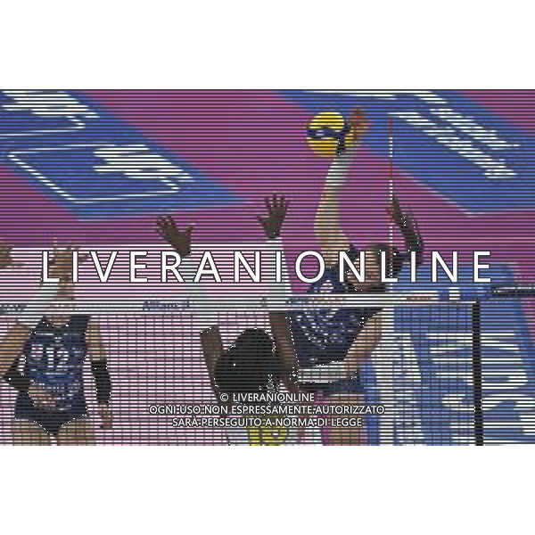 TVRG Milano vs Scandicci nella foto Helena Cazaute (Vero Volley Milano) Milano 10-04-2024 Allianz Cloud - PalaLido Allianz Vero Volley Milano vs Pallavolo Scandicci Savino Del Bene Playoff Serie A1 Tigotà - gara 2 semifinali foto Roberto Garavaglia/Agenzia Aldo Liverani sas/AGENZIA ALDO LIVERANI SAS