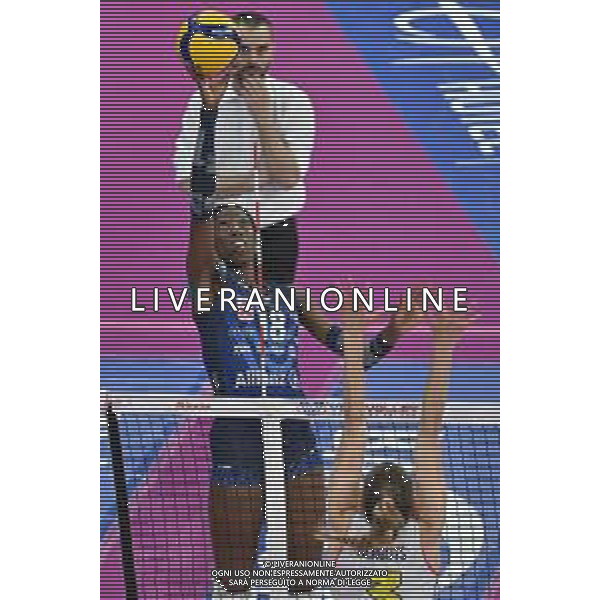 TVRG Milano vs Scandicci nella foto Paola Egonu (Vero Volley Milano) e dietro Marco Gaspari allenatore Vero Volley Milano Milano 10-04-2024 Allianz Cloud - PalaLido Allianz Vero Volley Milano vs Pallavolo Scandicci Savino Del Bene Playoff Serie A1 Tigotà - gara 2 semifinali foto Roberto Garavaglia/Agenzia Aldo Liverani sas/AGENZIA ALDO LIVERANI SAS