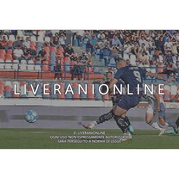 Foto Andrea Rosito 13 Aprile 2024 Cosenza, Italia - sport, calcio - Cosenza vs Palermo - Campionato di calcio Serie BKT 2023/2024 - Stadio-San Vito-Gigi Marulla - Nella foto: Gol Gennaro Tutino