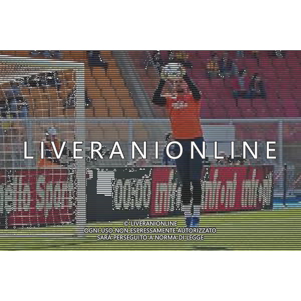 TVEM Elia Caprile of Empoli FC warms up during the Italian soccer Serie A match US Lecce vs Empoli on April 13, 2024 at Via del Mare Stadium in Lecce, Italy. Photo Emmanuele Mastrodonato/agenzia Liverani/ AGENZIA ALDO LIVERANI SAS