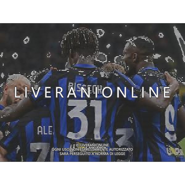 Inter vs Cagliari nella foto esultanza Inter dopo il gol dell\'1 a 0 Marcus Thuram Milano 14-04-2024 Stadio Giuseppe Meazza - San Siro Campionato Serie A TIM - 32a giornata foto Roberto Garavaglia/Agenzia Aldo Liverani sas / AGENZIA ALDO LIVERANI SAS