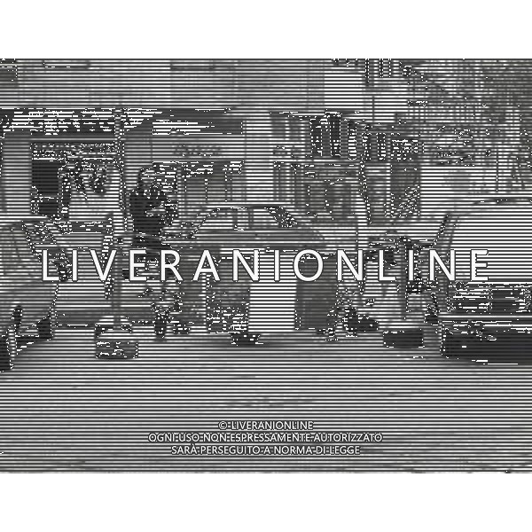 ST-MILANO 17-05-1972 OMICIDIO DEL COMMISSARIO DI POLIZIA LUIGI CALABRESI NELLA FOTO IL LUOGO DOVE E\' DOVE E\' STATO UCCISO L\'ISPETTORE DI POLIZIA LUIGI CALABRESI IN VIA CHERUBINI A MILANO AG ALDO LIVERANI SAS