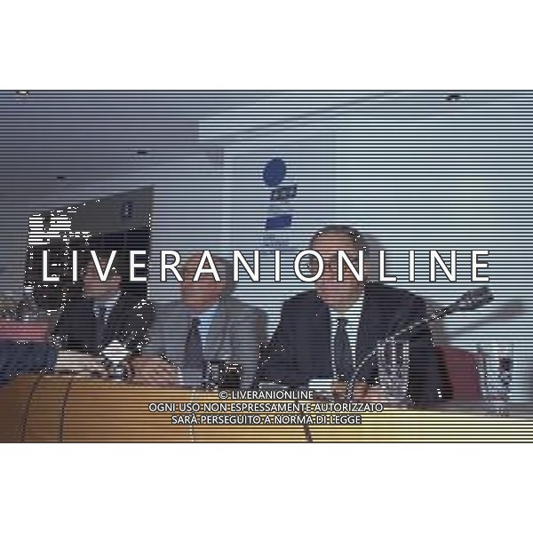 Neg- RETROSPETTIVA FRANCO CARRARO DIRIGENTE SPORTIVO E POLITICO NELLA FOTO FRANCO CARRARO PRESIDENTE FEDERCALCIO ALL\'ASSEMBLEA DI LEGA CALCIO A MILANO NELL\'ANNO 1997 AG ALDO LIVERANI SAS  