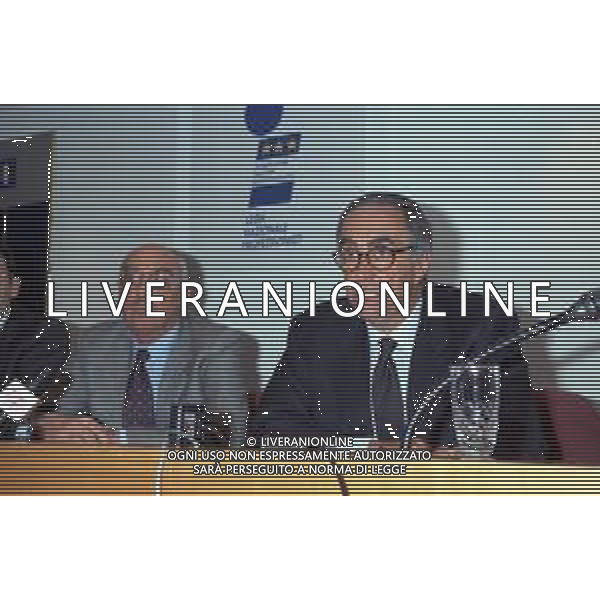 Neg- RETROSPETTIVA FRANCO CARRARO DIRIGENTE SPORTIVO E POLITICO NELLA FOTO FRANCO CARRARO PRESIDENTE FEDERCALCIO ALL\'ASSEMBLEA DI LEGA CALCIO A MILANO NELL\'ANNO 1997 AG ALDO LIVERANI SAS  