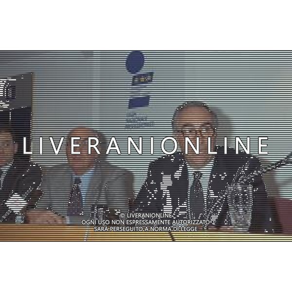 Neg- RETROSPETTIVA FRANCO CARRARO DIRIGENTE SPORTIVO E POLITICO NELLA FOTO FRANCO CARRARO PRESIDENTE FEDERCALCIO ALL\'ASSEMBLEA DI LEGA CALCIO A MILANO NELL\'ANNO 1997 AG ALDO LIVERANI SAS  