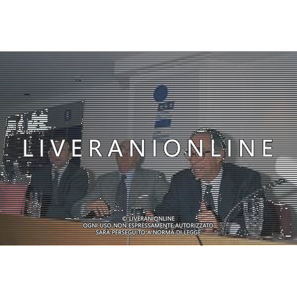 Neg- RETROSPETTIVA FRANCO CARRARO DIRIGENTE SPORTIVO E POLITICO NELLA FOTO FRANCO CARRARO PRESIDENTE FEDERCALCIO ALL\'ASSEMBLEA DI LEGA CALCIO A MILANO NELL\'ANNO 1997 AG ALDO LIVERANI SAS  