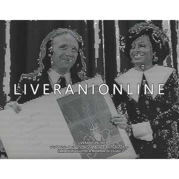 COL-RETROSPETTIVA DIANA ROSS CANTANTE NELLA FOTO DIANA ROSS CON JEAN EUSTACHE A CANNES NELL\'ANNO 1973 AG ALDO LIVERANI SAS
