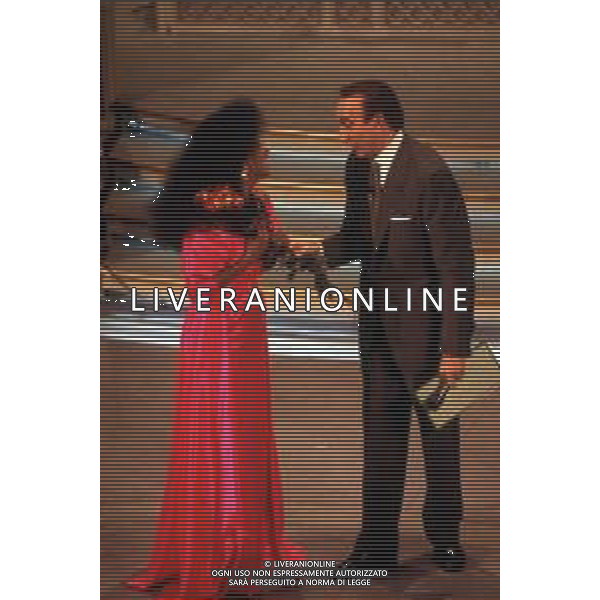 DIAP-RETROSPETTIVA DIANA ROSS CANTANTE NELLA FOTO DIANA ROSS CON PIPPO BAUDO OSPITE AL FESTIVAL DI SANREMO NELL\'ANNO 1993 AG ALDO LIVERANI SAS