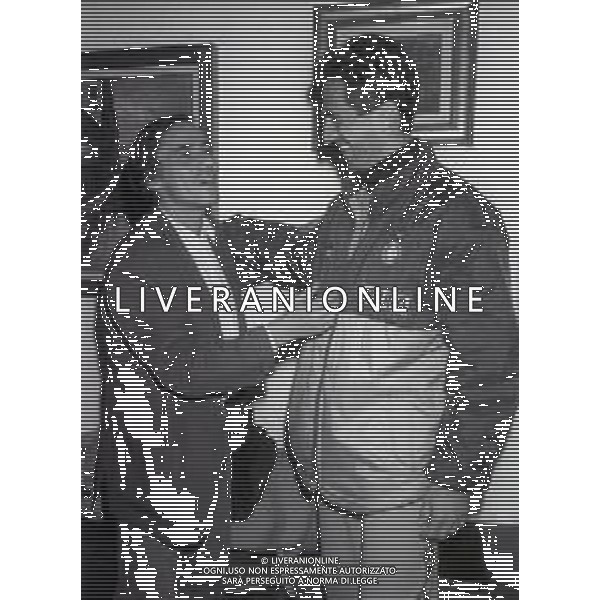 NEG-RETROSPETTIVA ROBERTO VECCHIONI CANTANTE NELLA FOTO ROBERTO VECCHIONI CON RICCARDO FERRI NELL\'ANNO 1990-1991 AD APPIANO GENTILE IN VISITA AL RITIRO INTER AG ALDO LIVERANI SAS  