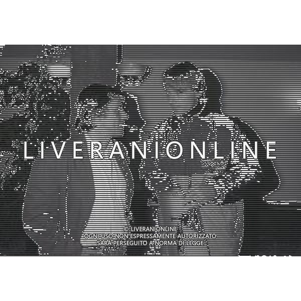 NEG-RETROSPETTIVA ROBERTO VECCHIONI CANTANTE NELLA FOTO ROBERTO VECCHIONI CON DAVIDE FONTOLAN NELL\'ANNO 1990-1991 AD APPIANO GENTILE IN VISITA AL RITIRO INTER AG ALDO LIVERANI SAS  