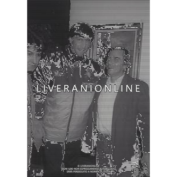 NEG-RETROSPETTIVA ROBERTO VECCHIONI CANTANTE NELLA FOTO ROBERTO VECCHIONI CON WALTER ZENGA NELL\'ANNO 1990-1991 AD APPIANO GENTILE IN VISITA AL RITIRO INTER AG ALDO LIVERANI SAS  