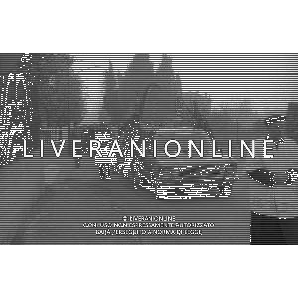 NEG-RETROSPETTIVA GIOVANNI BATTISTA MENEGHINI IMPRENDITORE E MARITO DELLA MARIA CALLAS NELLA FOTO I FUNERALI DI GIOVANNI BATTISTA MENEGHINI A SIRMIONE NELL\'ANNO 1981 AG ALDO LIVERANI SAS  