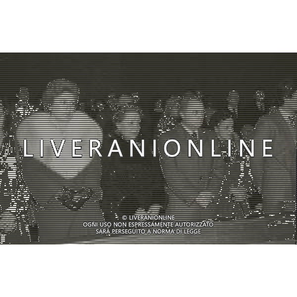 NEG-RETROSPETTIVA GIOVANNI BATTISTA MENEGHINI IMPRENDITORE E MARITO DELLA MARIA CALLAS NELLA FOTO I FUNERALI DI GIOVANNI BATTISTA MENEGHINI A SIRMIONE NELL\'ANNO 1981 AG ALDO LIVERANI SAS  