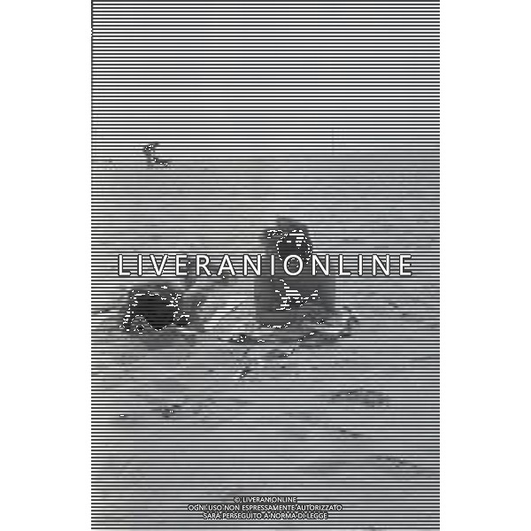 NEG-RETROSPETTIVA CORRADO PANI ATTORE NELLA FOTO CORRADO PANI A OSTIA NELL\'ANNO 1965 CON ANNA QUAGLIARINO AG ALDO LIVERANI SAS