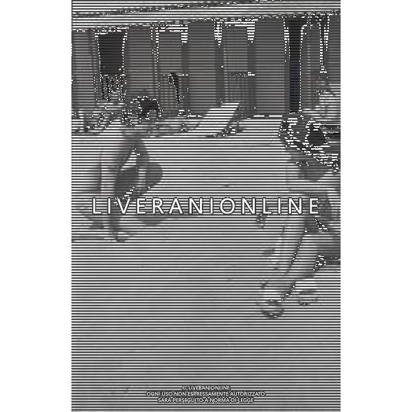 NEG-RETROSPETTIVA CORRADO PANI ATTORE NELLA FOTO CORRADO PANI A OSTIA NELL\'ANNO 1965 CON ANNA QUAGLIARINO AG ALDO LIVERANI SAS