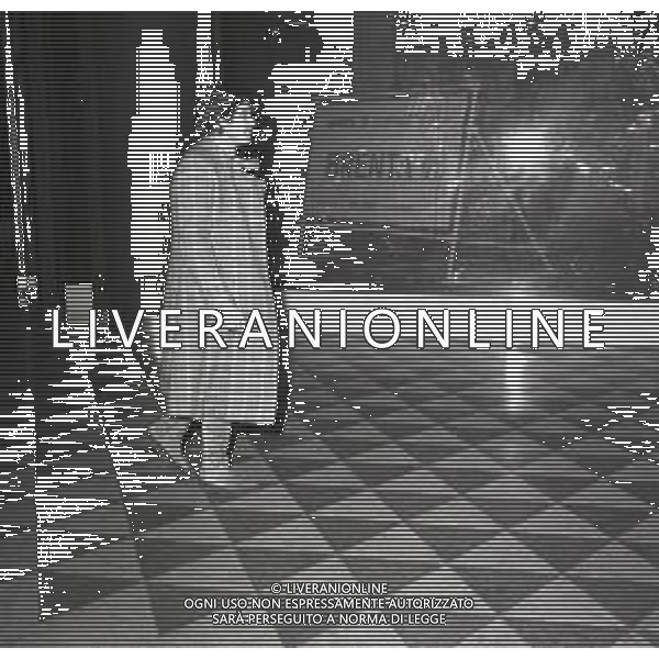 NEG-RETROSPETTIVA CORRADO PANI ATTORE NELLA FOTO CORRADO PANI ESCE DE UN LOCALE DOPO L\'INCONTRO CON MINA MAZZINI NEL NELL\'ANNO 1971  AG ALDO LIVERANI SAS 