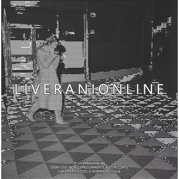 NEG-RETROSPETTIVA CORRADO PANI ATTORE NELLA FOTO CORRADO PANI ESCE DE UN LOCALE DOPO L\'INCONTRO CON MINA MAZZINI NEL NELL\'ANNO 1971  AG ALDO LIVERANI SAS 