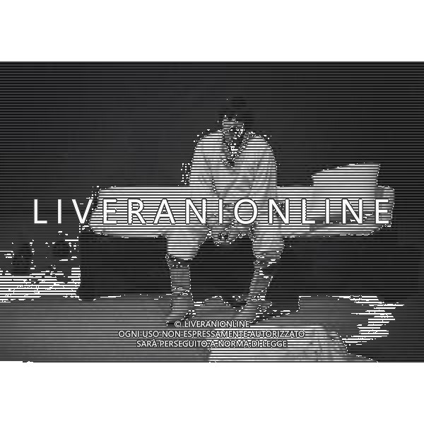 NEG-RETROSPETTIVA CORRADO PANI ATTORE NELLA FOTO CORRADO PANI A MILANO IN TEATRO NELL\'ANNO 1980 AG ALDO LIVERANI SAS  