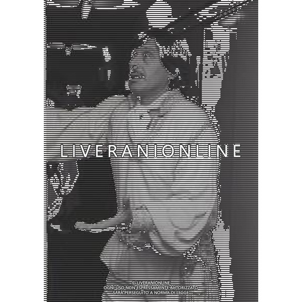 NEG-RETROSPETTIVA CORRADO PANI ATTORE NELLA FOTO CORRADO PANI A MILANO IN TEATRO NELL\'ANNO 1980 AG ALDO LIVERANI SAS  