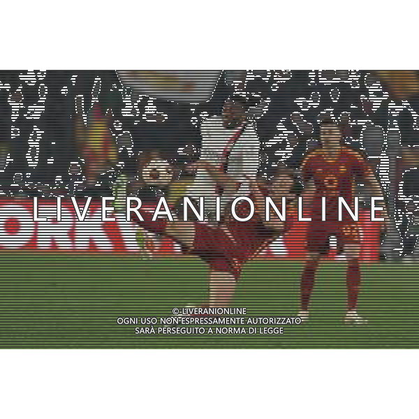 Roma vs Milan - Europa League quarti di finale - Gara di ritorno - Stadio Olimpico - Roma 18-04-2024 nella foto rafael Leao e Bove ©Federico Gaetano / AGENZIA ALDO LIVERANI SAS  