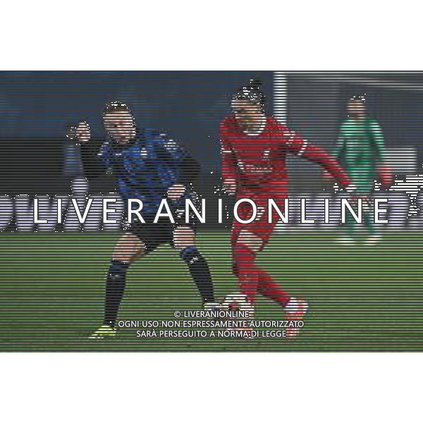 TVRG Atalanta vs Liverpool nella foto Teun Koopmeiners (Atalanta) e Darwin Gabriel Nunez (Liverpool) Bergamo 18-04-2024 Gewiss Stadium UEFA Europa League - quarti di finale gara di ritorno foto Roberto Garavaglia/Agenzia Aldo Liverani sas / AGENZIA ALDO LIVERANI SAS  