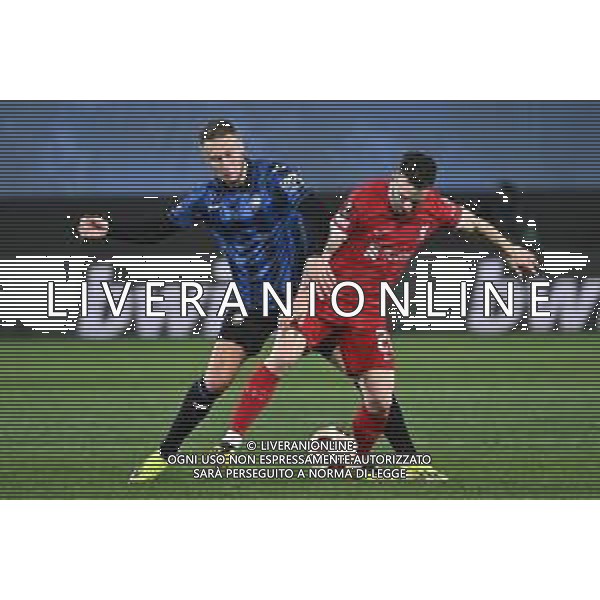 TVRG Atalanta vs Liverpool nella foto Teun Koopmeiners (Atalanta) e Diogo Jota (Liverpool) Bergamo 18-04-2024 Gewiss Stadium UEFA Europa League - quarti di finale gara di ritorno foto Roberto Garavaglia/Agenzia Aldo Liverani sas / AGENZIA ALDO LIVERANI SAS  